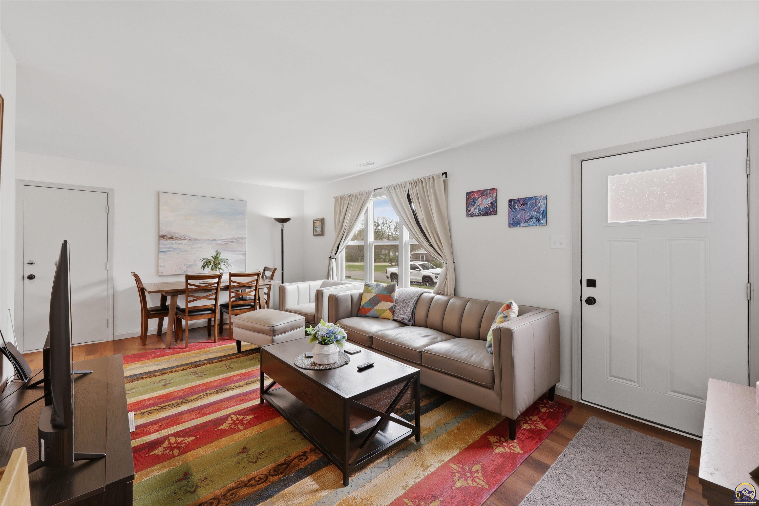 2321 Southwest Morningside Road Topeka, KS 66614 - Photo 3 of 15