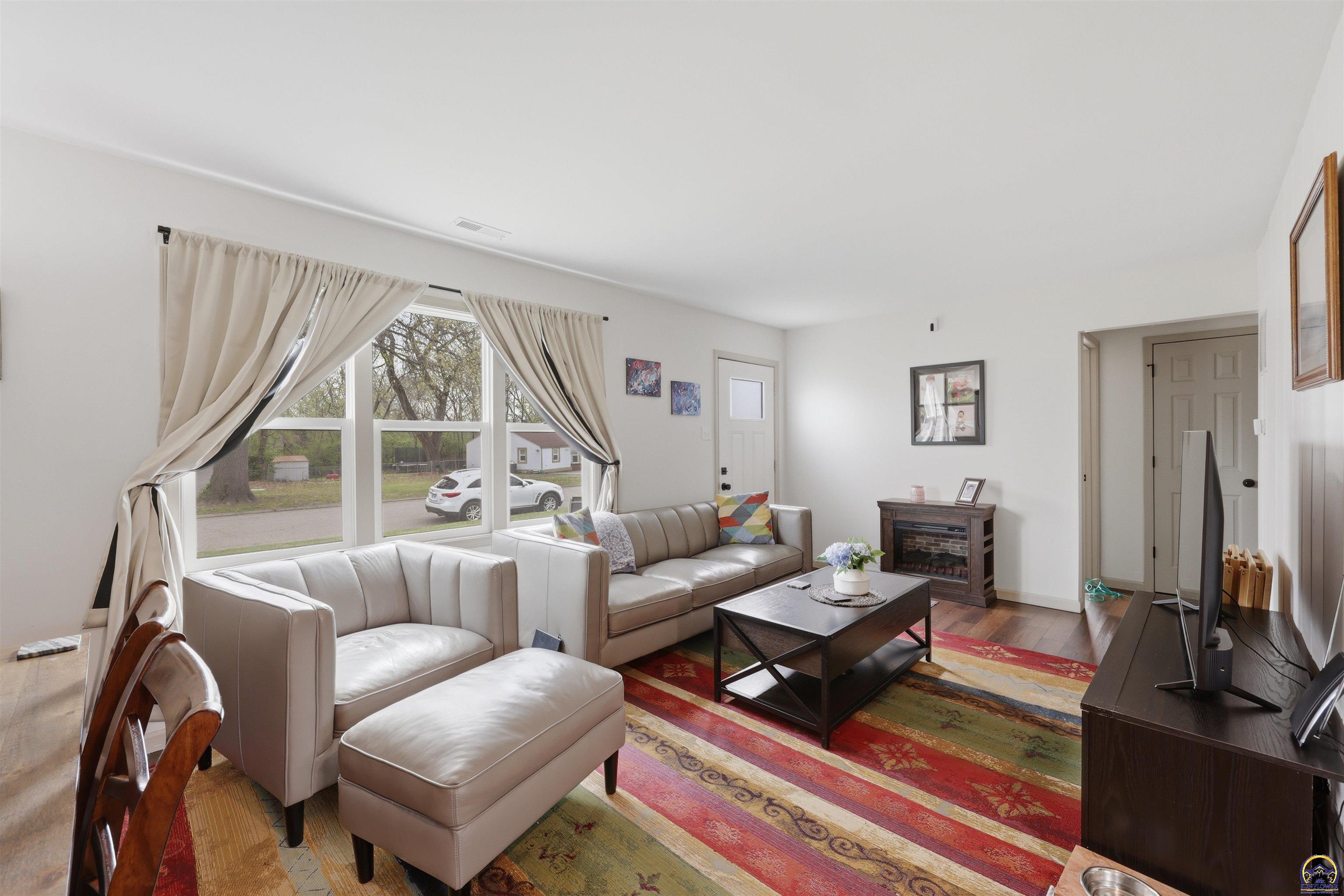 2321 Southwest Morningside Road Topeka, KS 66614 - Photo 4 of 15