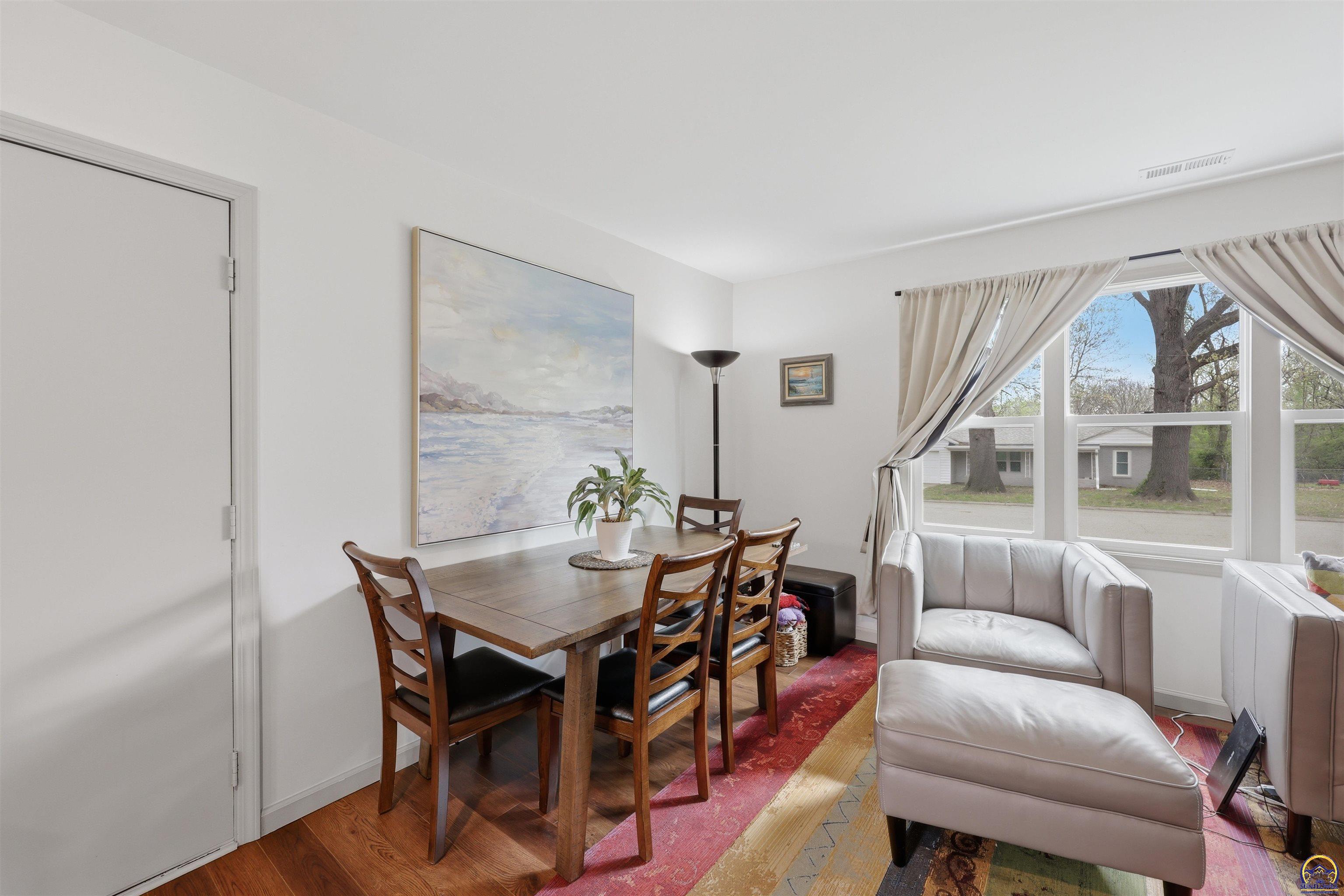 2321 Southwest Morningside Road Topeka, KS 66614 - Photo 5 of 15