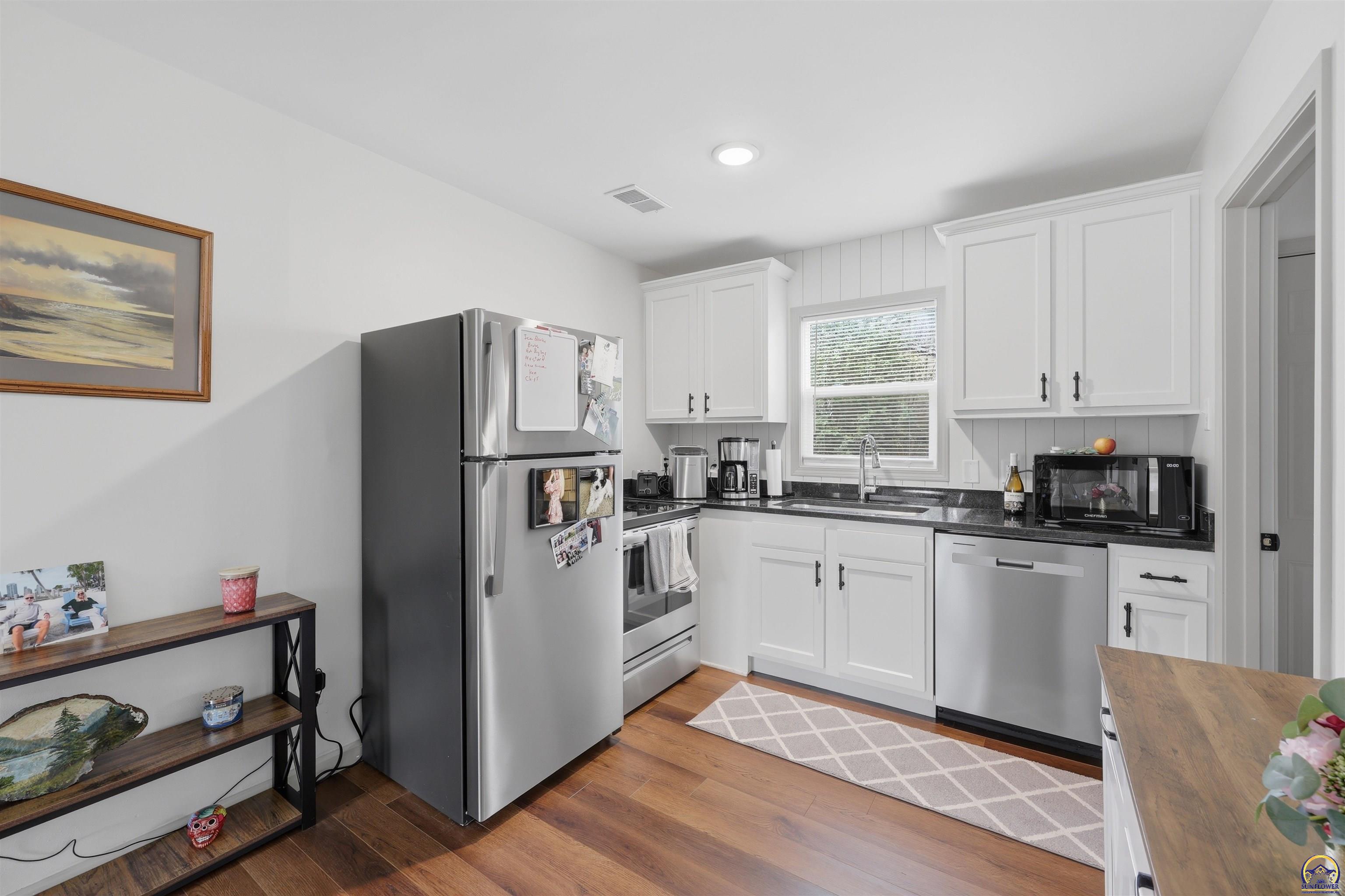 2321 Southwest Morningside Road Topeka, KS 66614 - Photo 7 of 15