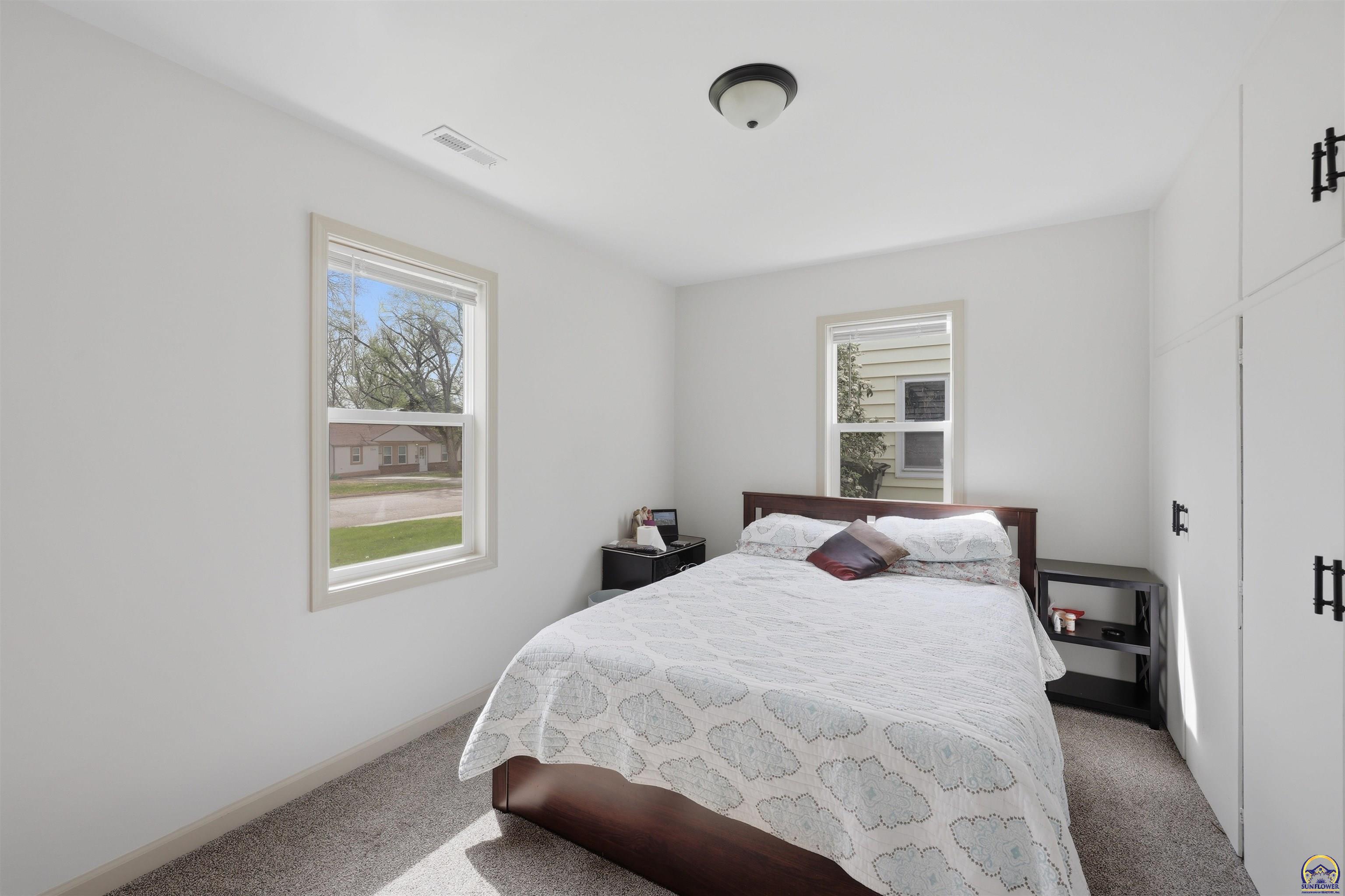 2321 Southwest Morningside Road Topeka, KS 66614 - Photo 8 of 15