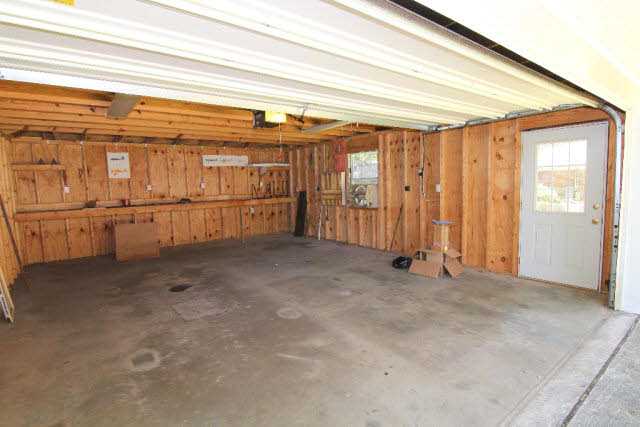 1508 4th Street Daphne, AL 36526 - Photo 22 of 27 Garage