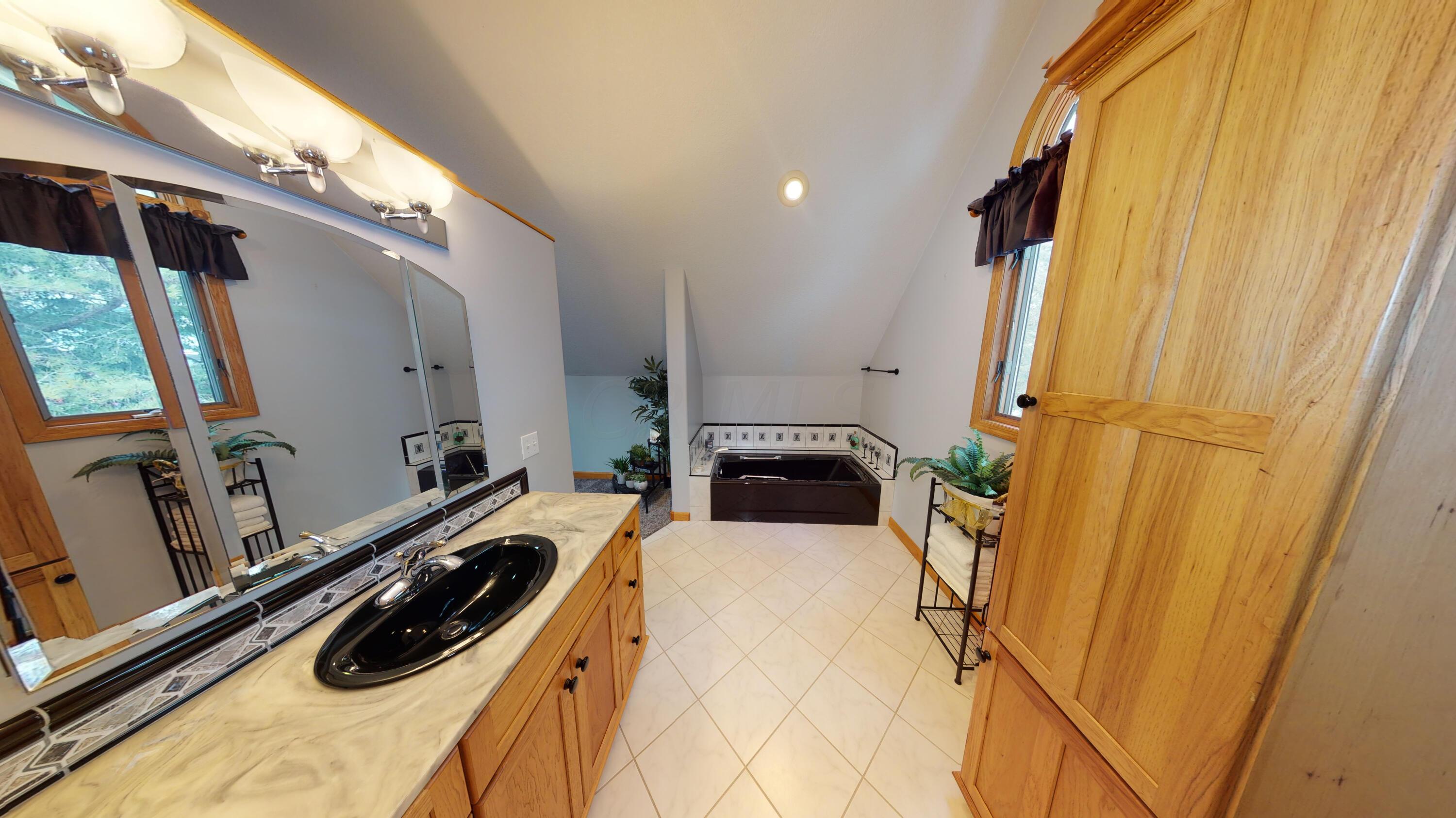86760 Beaver Dam Road Scio, OH 43988 - Photo 26 of 31 Upstairs Bathroom