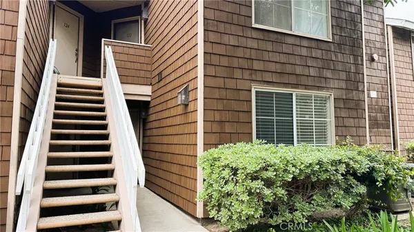 $2,100 | 12555 South Euclid Street, Unit 121, Garden Grove, CA 92840