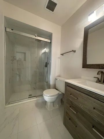 $2,100 | 9445 Kenton Avenue, Unit 206, Skokie, IL 60076