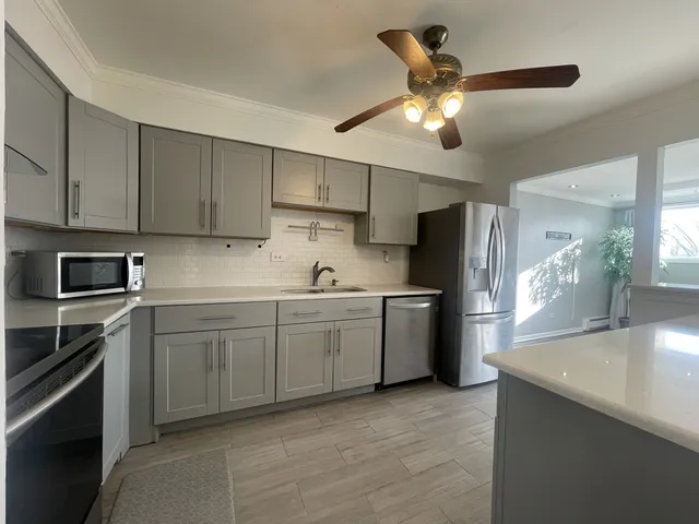 $2,100 | 9445 Kenton Avenue, Unit 206, Skokie, IL 60076