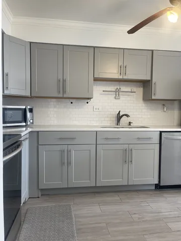 $2,100 | 9445 Kenton Avenue, Unit 206, Skokie, IL 60076