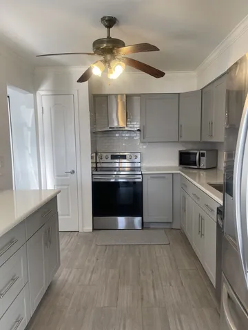 $2,100 | 9445 Kenton Avenue, Unit 206, Skokie, IL 60076