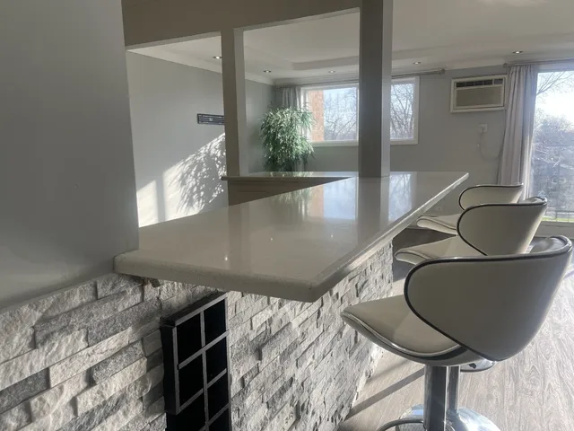 $2,100 | 9445 Kenton Avenue, Unit 206, Skokie, IL 60076