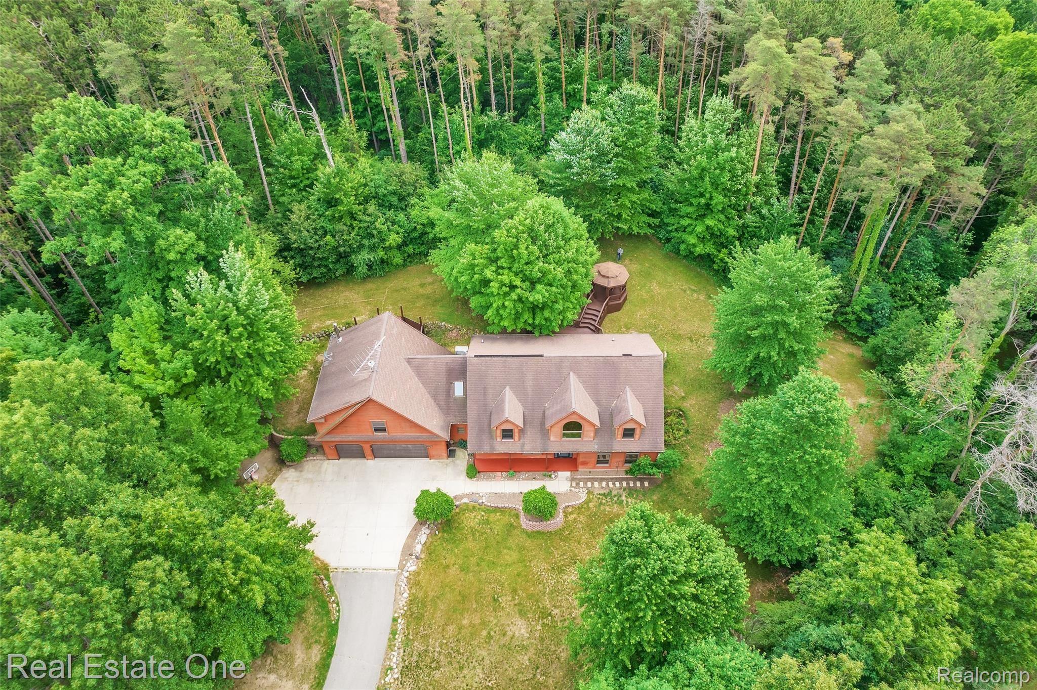 3415 Rafferty Drive Howell, MI 48843 - Photo 58 of 59 093-3415 Rafferty-Windowstill Real Estate Photography-93.jpg