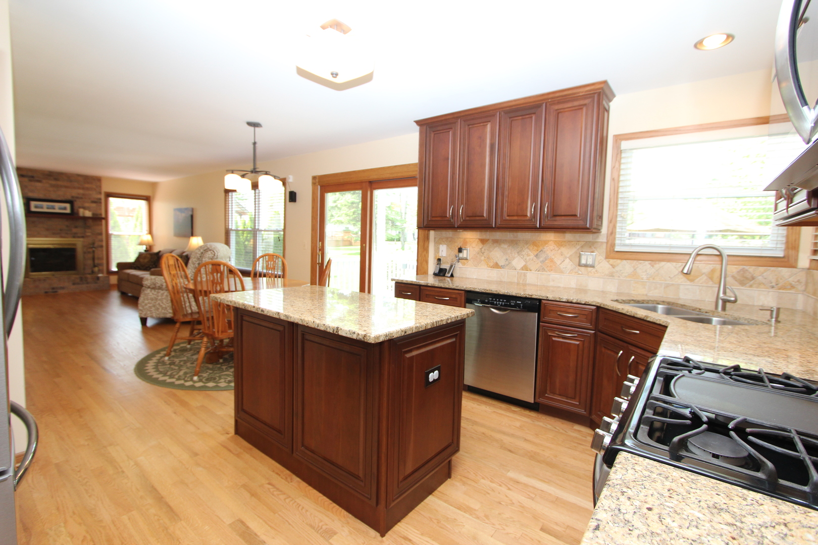 512 Farm Bridge Road Lake Zurich, IL 60047 - Photo 6 of 39
