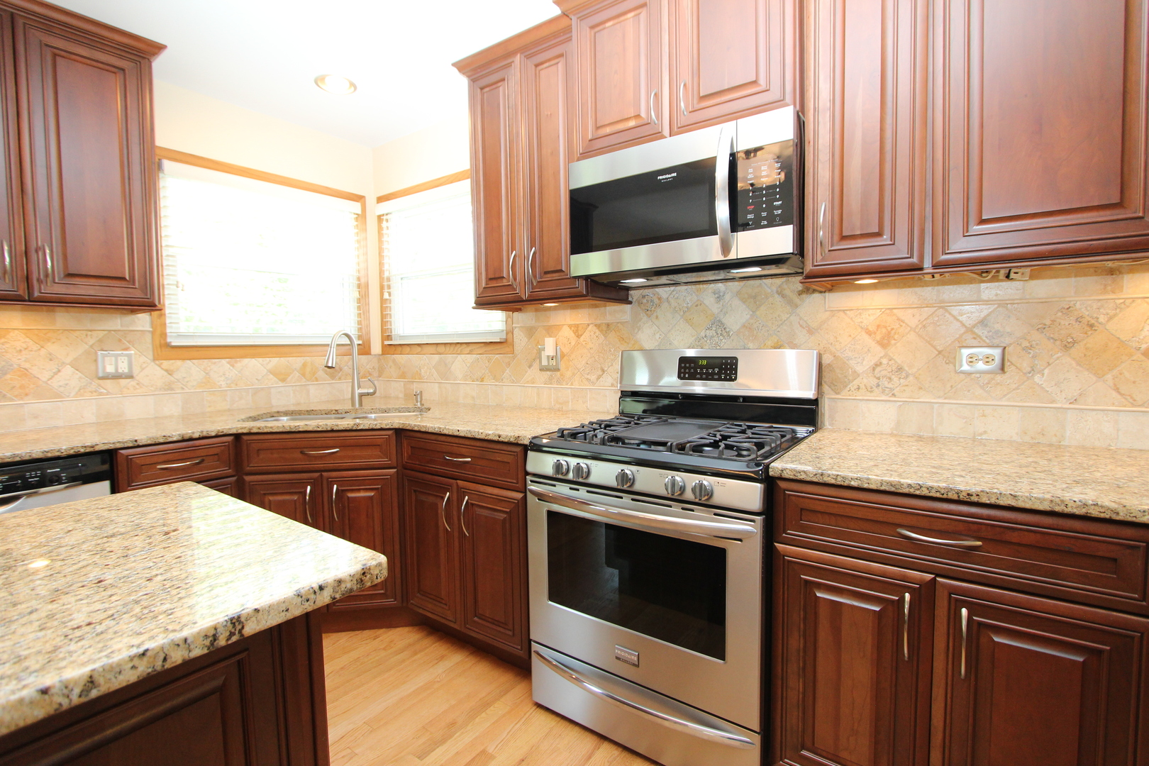 512 Farm Bridge Road Lake Zurich, IL 60047 - Photo 8 of 39