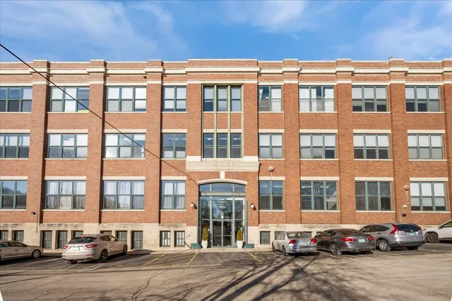 $369,900 | 601 Linden Place, Unit 119, Evanston, IL 60202