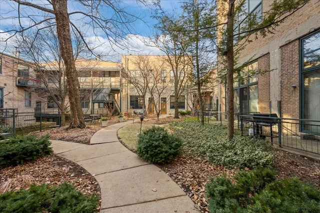 $369,900 | 601 Linden Place, Unit 119, Evanston, IL 60202