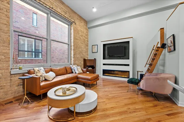 $369,900 | 601 Linden Place, Unit 119, Evanston, IL 60202