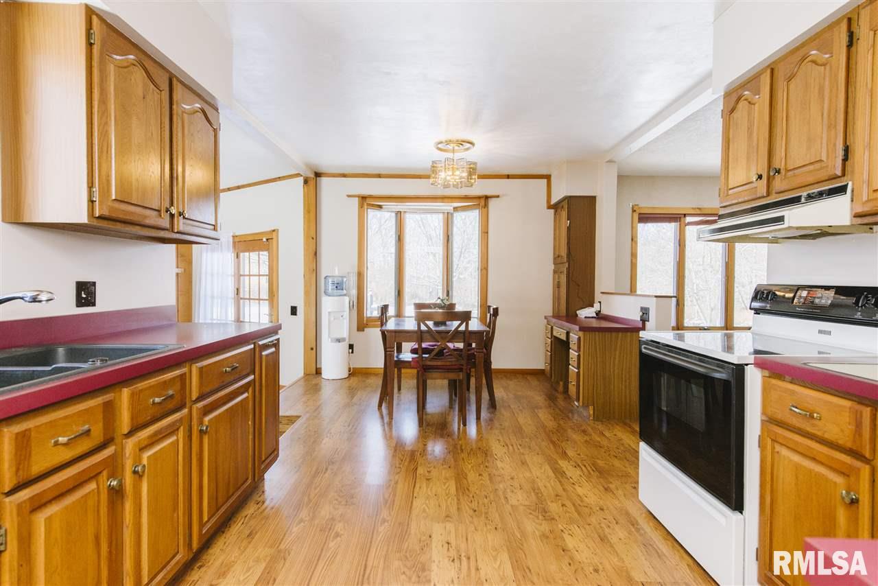 5204 South Stone School Road Trivoli, IL 61569 - Photo 9 of 36