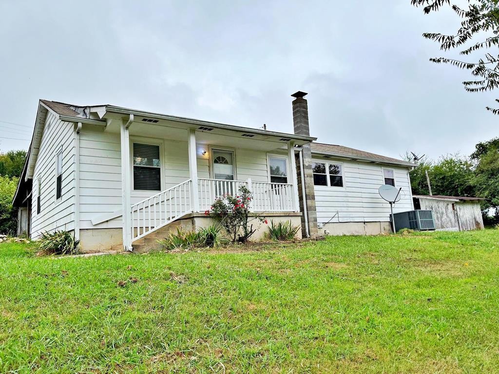 2076 Oakland Road Sweetwater, TN 37874 - Photo 1 of 28 Gallery Image 1