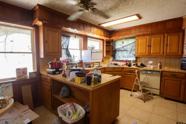 $325,000 | 22851 Lakeside Drive, Flint, TX 75762