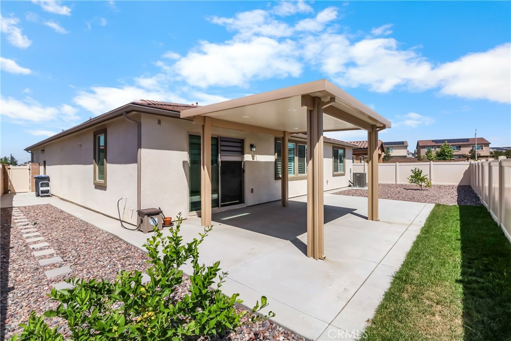 12939 Big Valley Court Riverside, CA 92503 - Photo 3 of 21 Rear