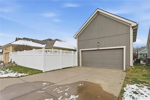 $415,000 | 507 East 31st Avenue, North Kansas City, MO 64116