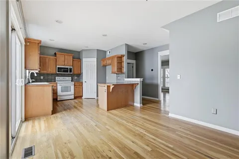 $415,000 | 507 East 31st Avenue, North Kansas City, MO 64116