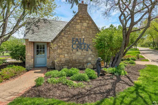 $1,670,000 | 208 Fall Creek Road, Lawrence, KS 66049