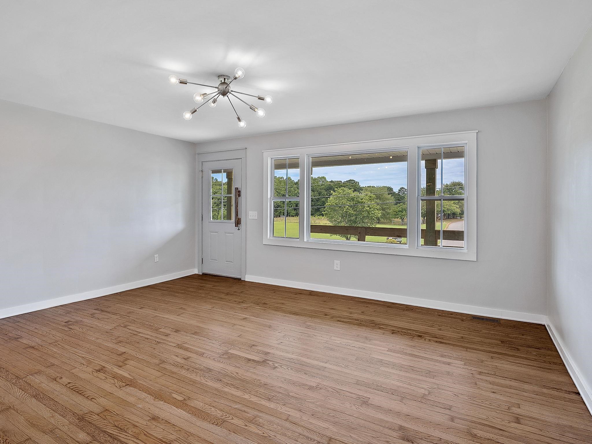 870 Old Furnace Road Boiling Springs, SC 29316 - Photo 4 of 36 Gallery Image 4