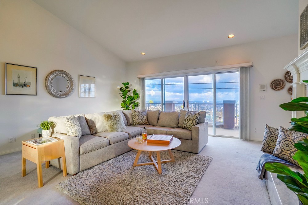 1820 Mantis Avenue San Pedro, CA 90732 - Photo 25 of 55 a living room with furniture and rug