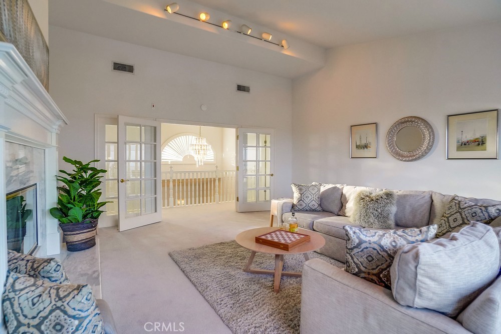 1820 Mantis Avenue San Pedro, CA 90732 - Photo 27 of 55 a living room with furniture and a large window