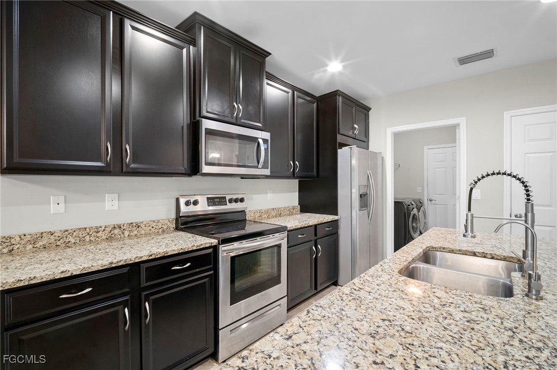 4290 Dutchess Park Road Fort Myers, FL 33916 - Photo 12 of 42