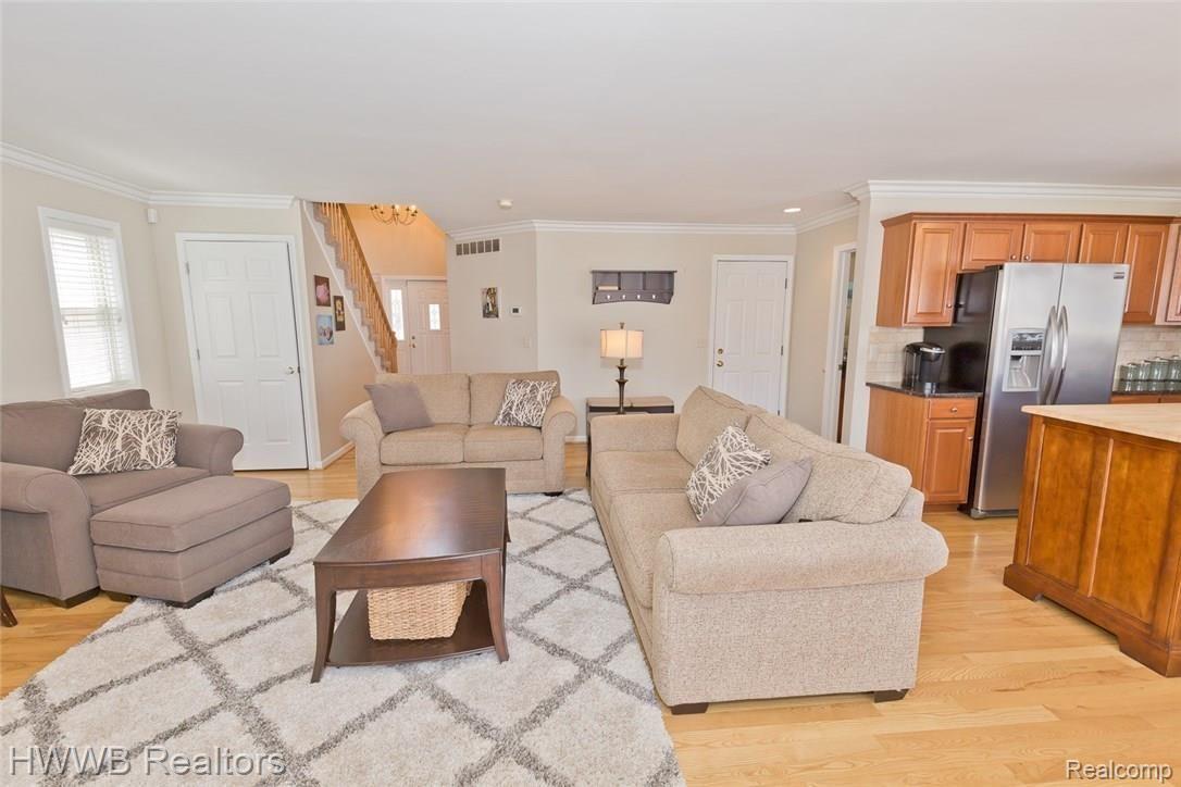 4124 Edgar Avenue Royal Oak, MI 48073 - Photo 15 of 42 Liz Edgar592A9140.jpg