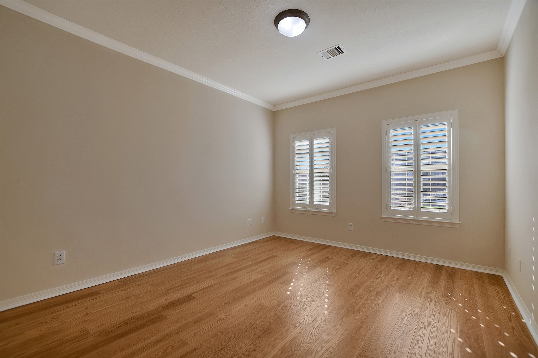 14459 Basalt Lane Houston, TX 77077 - Photo 32 of 35 Secondary Bedroom