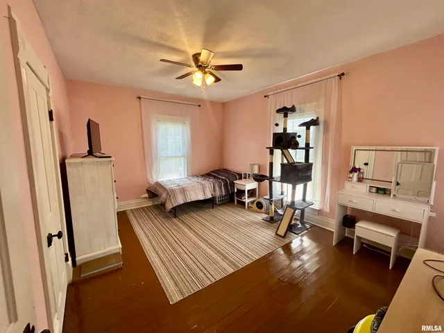 $148,000 | 120 South Walnut Street, Assumption, IL 62510