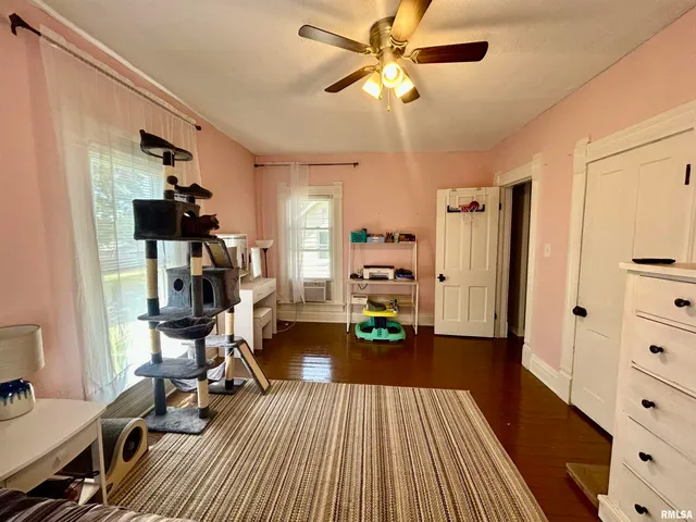 $148,000 | 120 South Walnut Street, Assumption, IL 62510