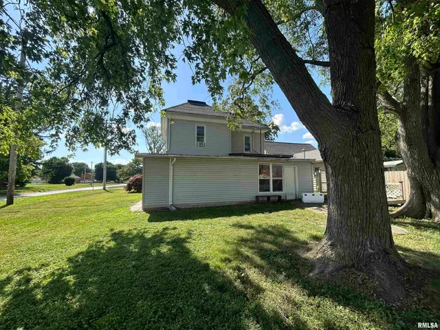 $148,000 | 120 South Walnut Street, Assumption, IL 62510