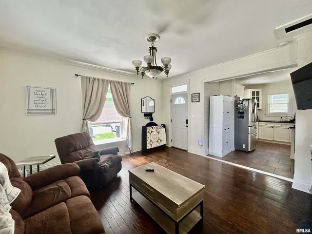 $148,000 | 120 South Walnut Street, Assumption, IL 62510