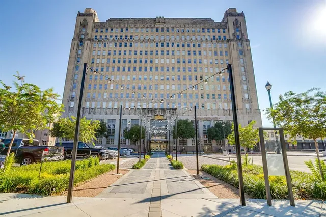 $199,870 | 221 West Lancaster Avenue, Unit 5003, Fort Worth, TX 76102