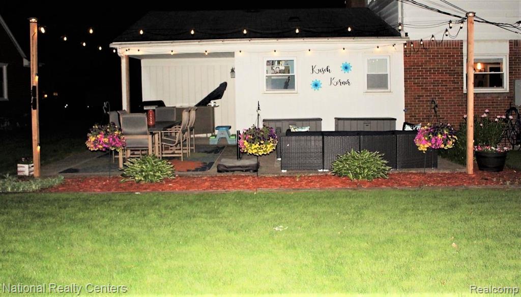 32308 Red Clover Road Farmington Hills, MI 48334 - Photo 36 of 37