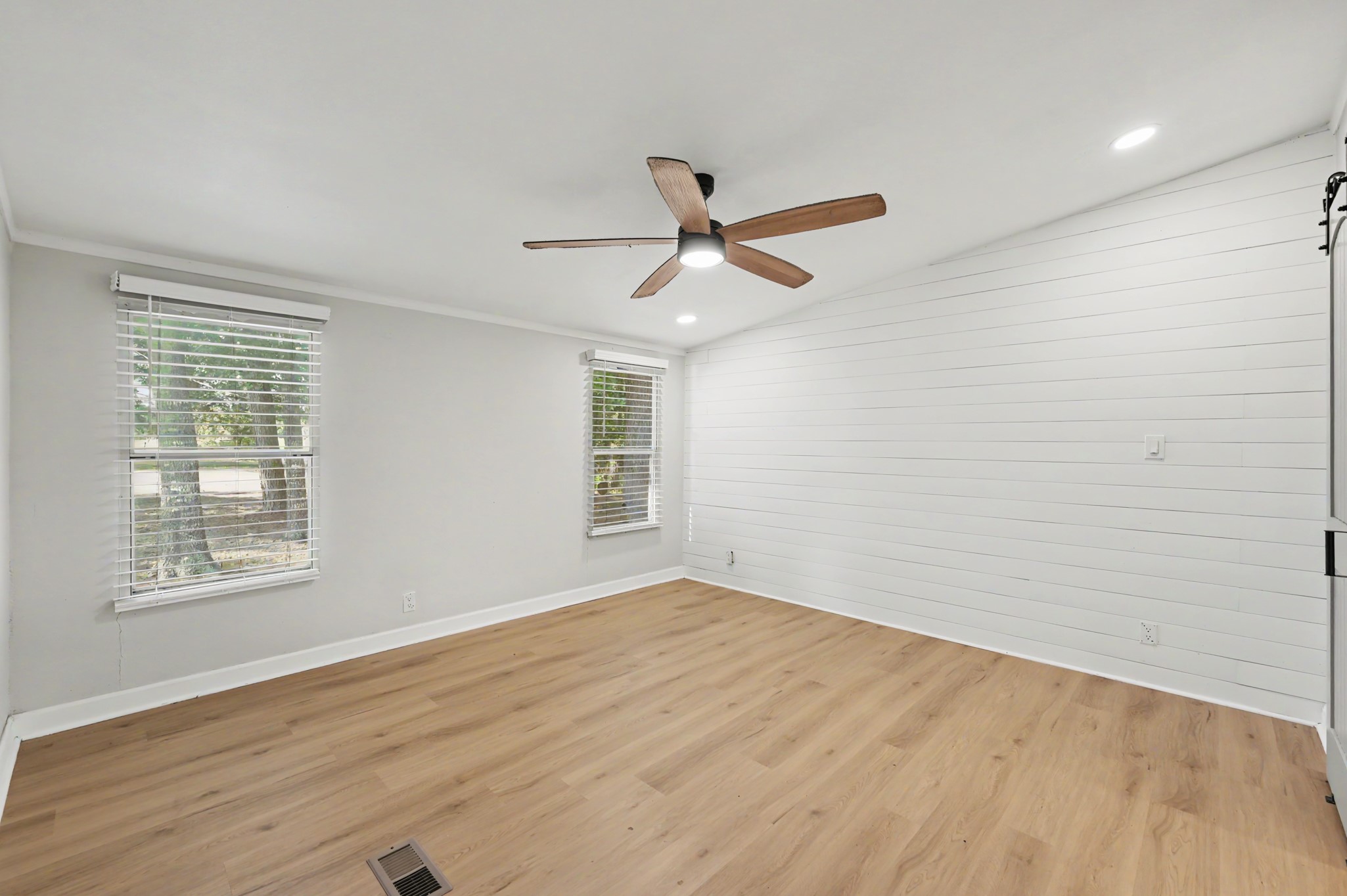 5523 Spring Branch Road Montgomery, TX 77316 - Photo 9 of 18 Gallery Image 9