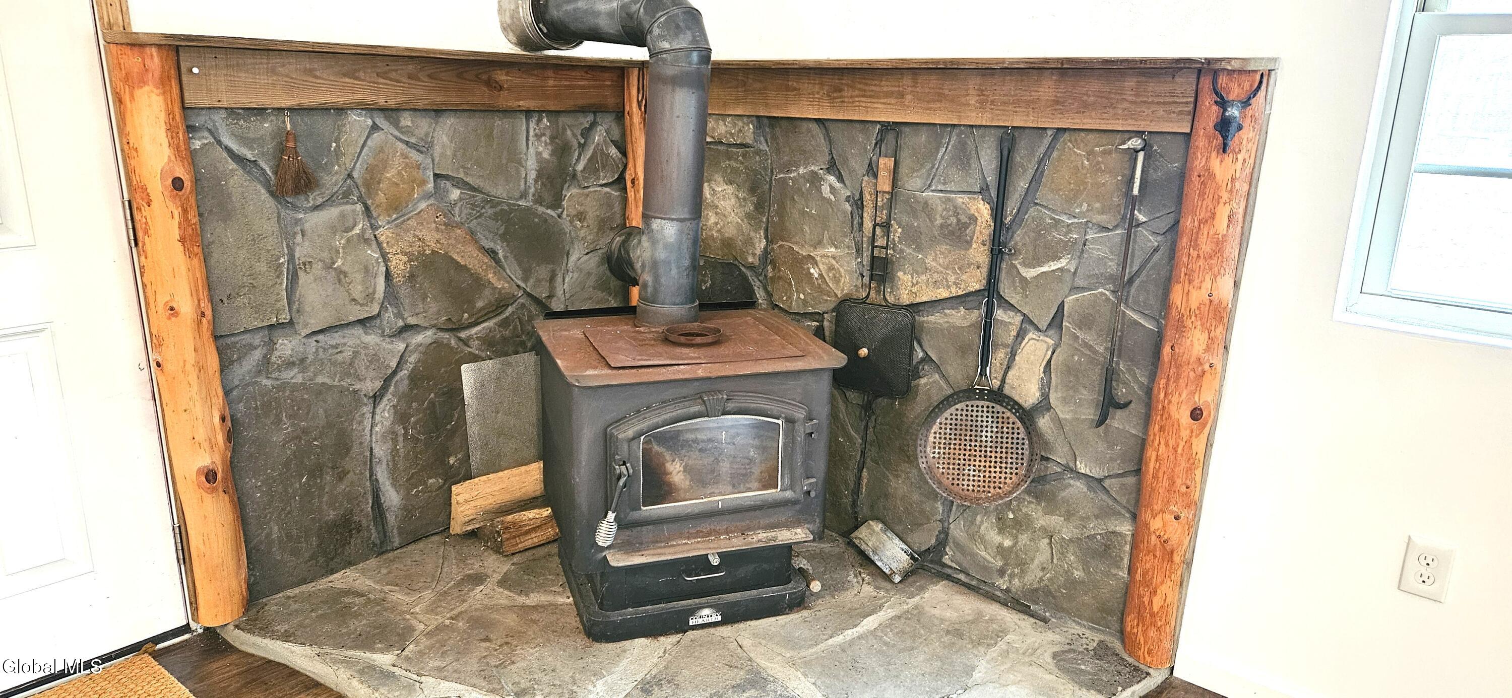 374 Ridge Road North New Baltimore, NY 12087 - Photo 6 of 24 20251117_141242