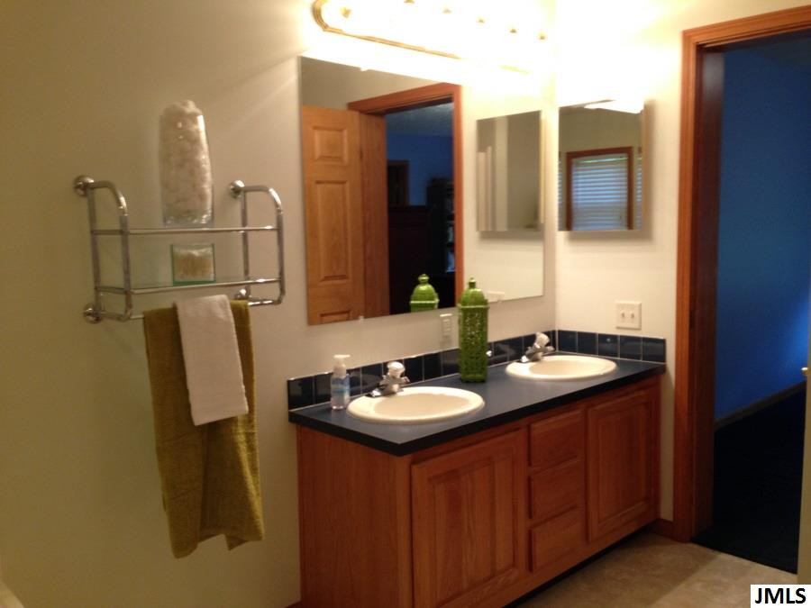 1353 East Kimmel Road Jackson, MI 49201 - Photo 16 of 32 Photo 16