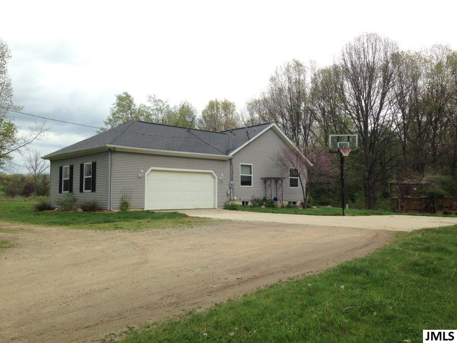 1353 East Kimmel Road Jackson, MI 49201 - Photo 4 of 32 Photo 4