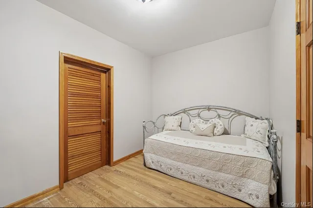 a view of a workspace with furniture