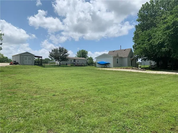 $184,900 | 42 Fawn Valley Drive, Linn Valley, KS 66040