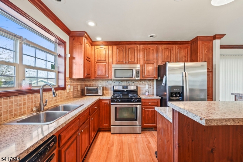 471 Kenbury Road Somerville, NJ 08876 - Photo 8 of 18