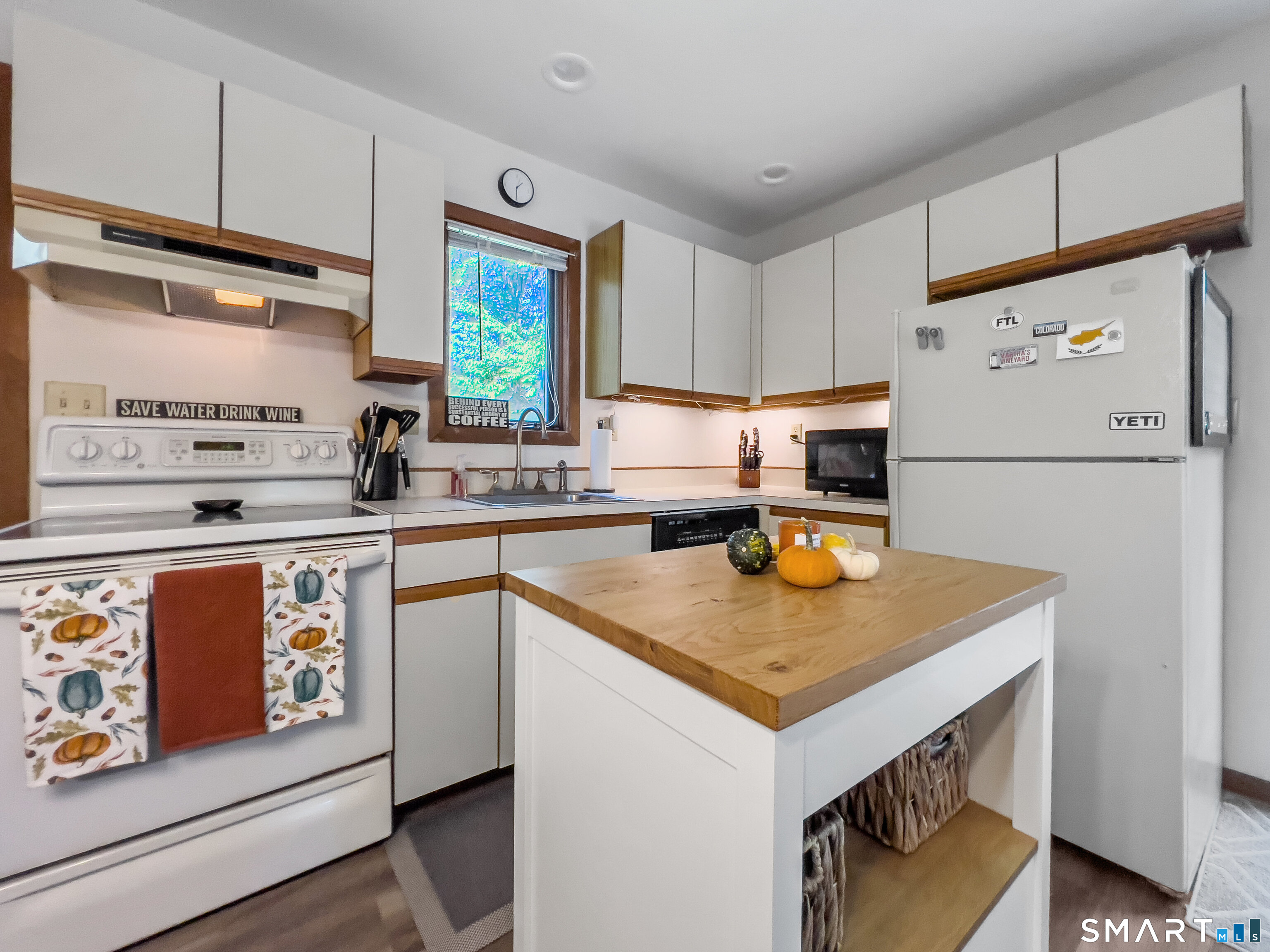 955 Georges Hill Road Southbury, CT 06488 - Photo 27 of 40 Kitchen - apartment