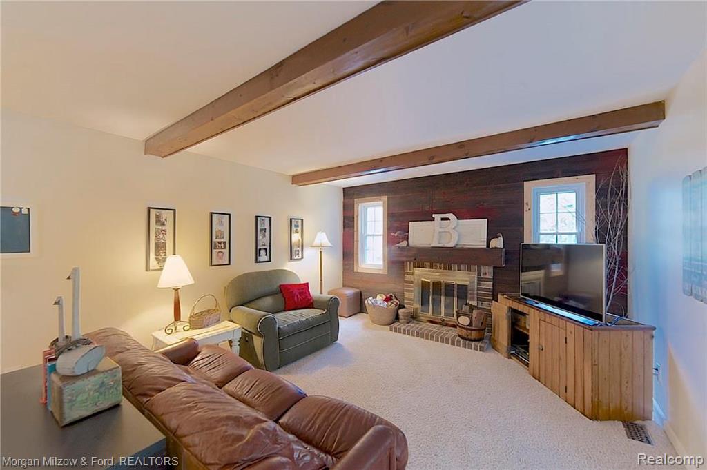 1070 East Fairview Court Rochester Hills, MI 48306 - Photo 11 of 35