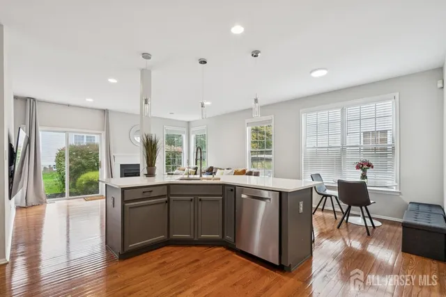 $974,900 | 18 Seminole Court, Monroe Township, NJ 08831