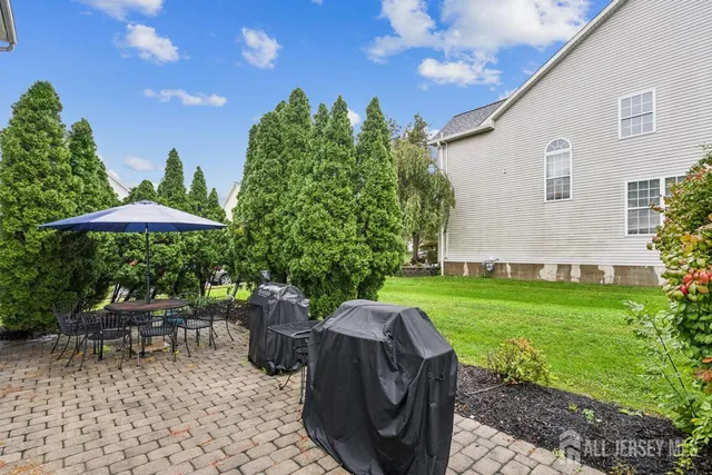 $974,900 | 18 Seminole Court, Monroe Township, NJ 08831