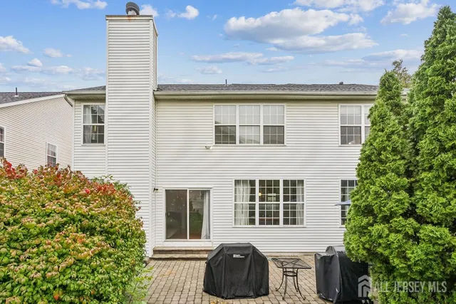 $974,900 | 18 Seminole Court, Monroe Township, NJ 08831